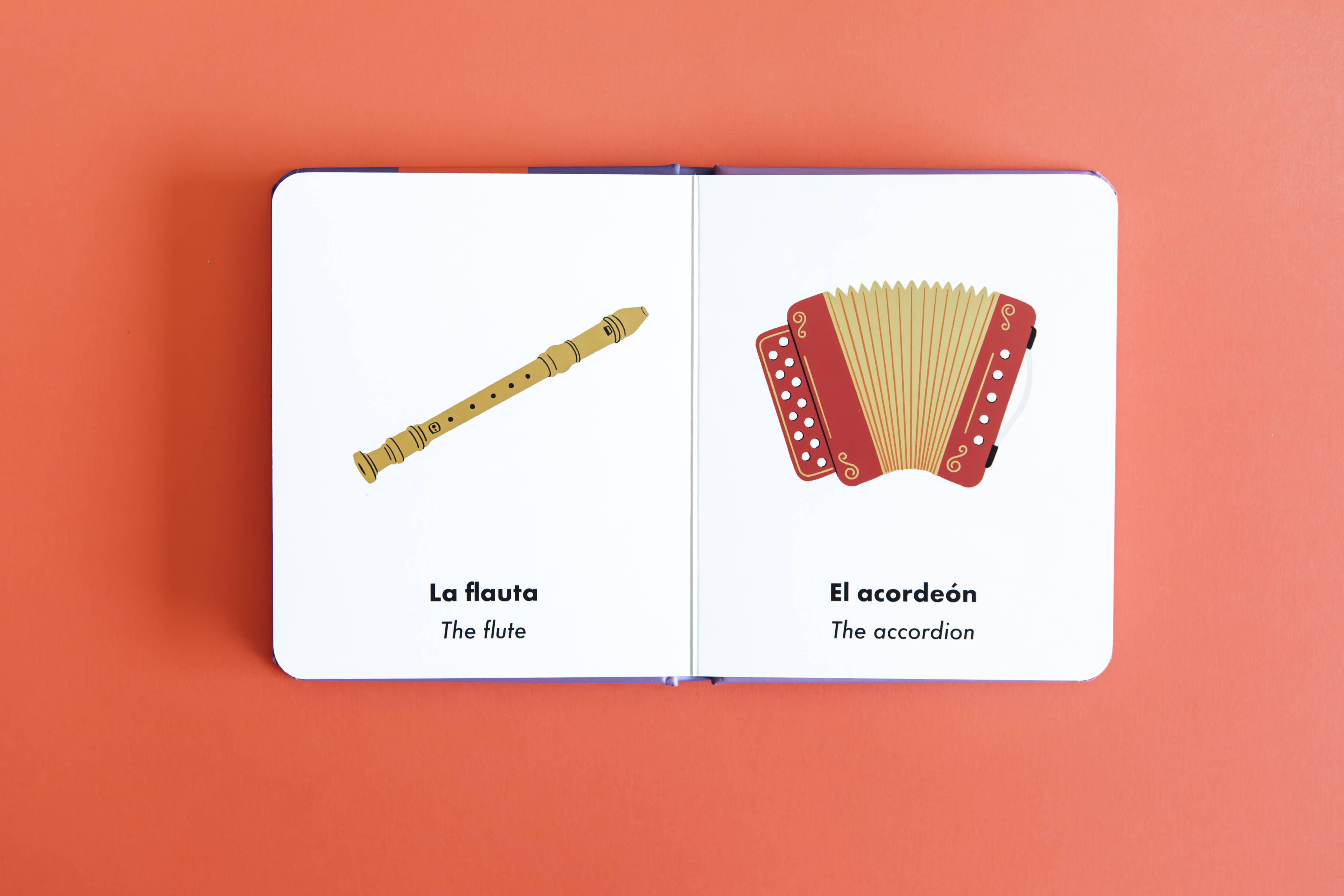 La Plaza (Sí Sabo Kids): A Collection of Bilingual Books