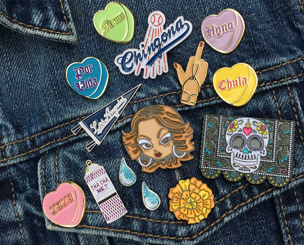 Por Vida Sweetheart Pin