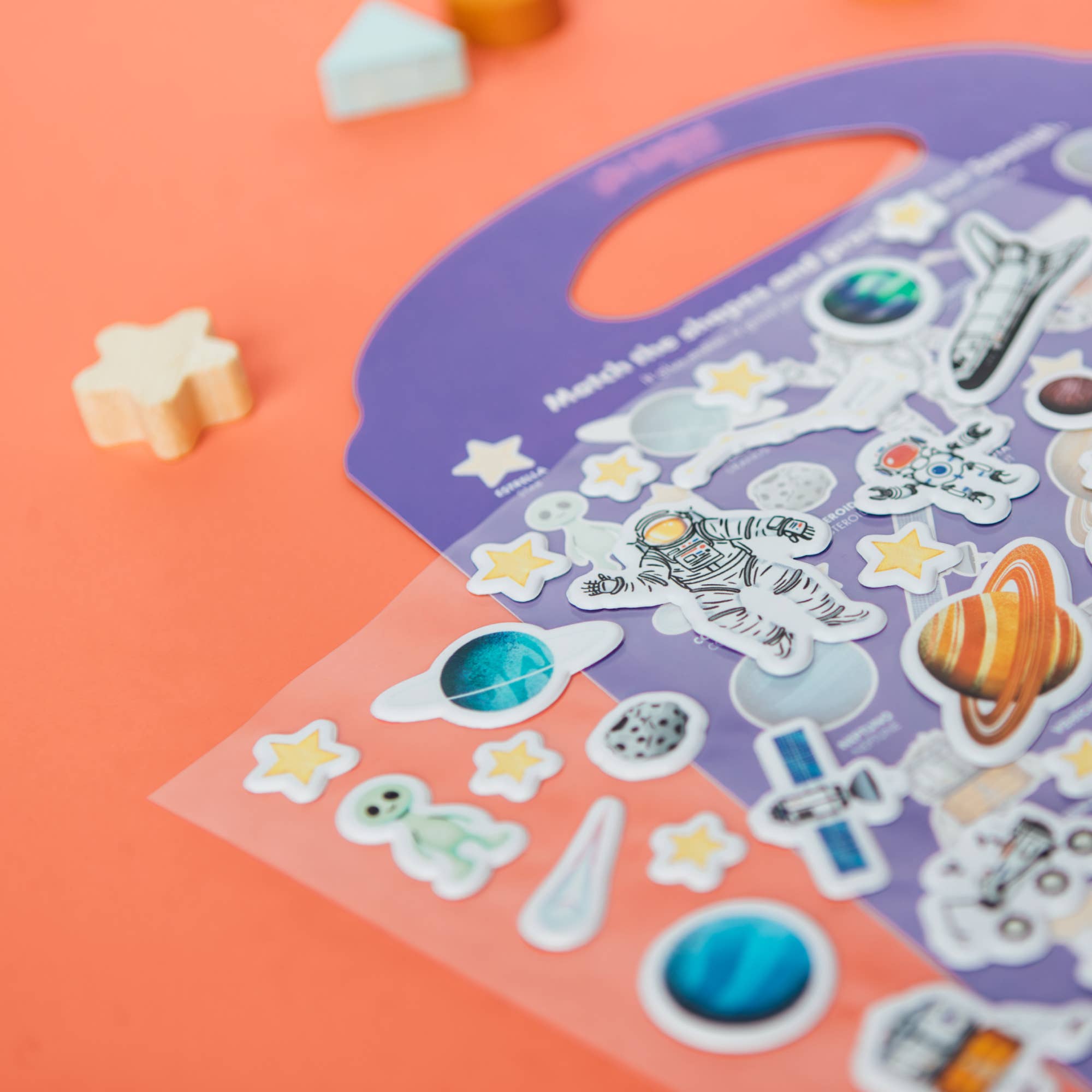 Sí Sabo Galaxy: A Space Bilingual Reusable Sticker Play Set