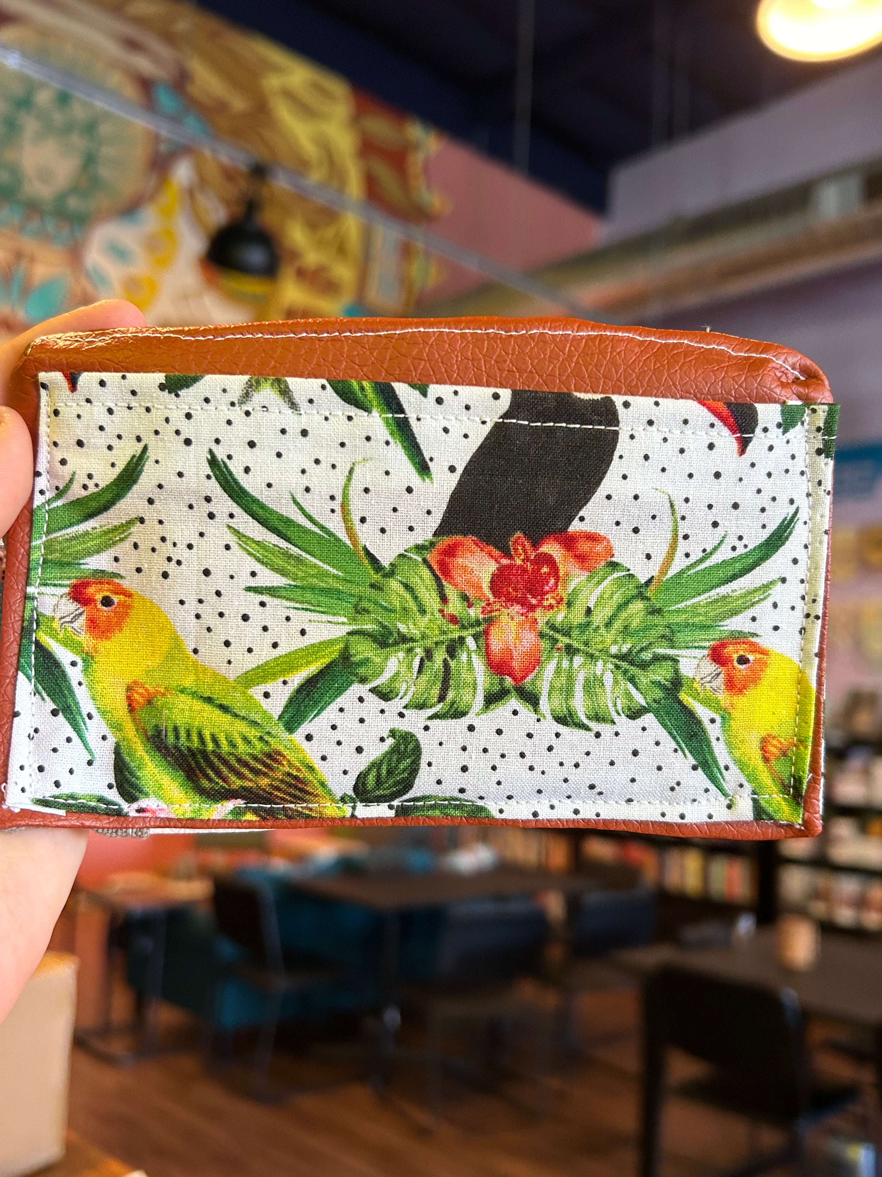 Pouch With A Zipper - Tropical